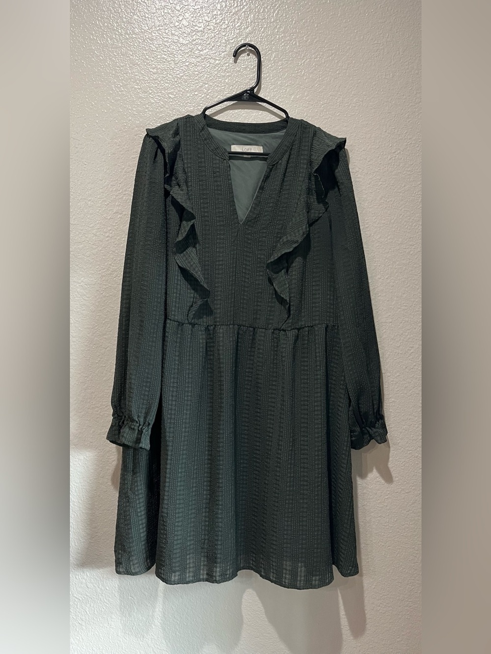 LOFT Forest Green Ruffle-Trim Long Sleeve Midi Dress Sz L Flowy Boho V Neck